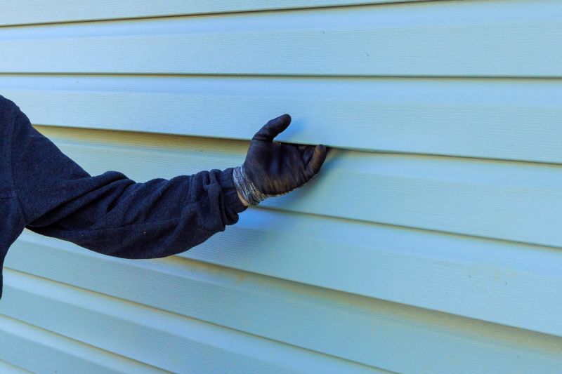 Professional Vinyl Siding Installer